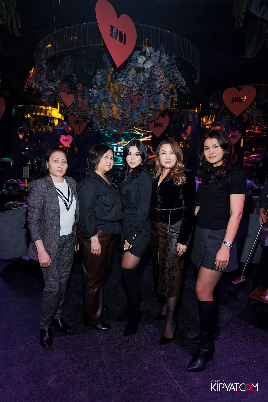 FRIENDS BAR & TERRACE. КИПЯТКОМ АЛМАТЫ! Фотосъемка мероприятий в Алматы