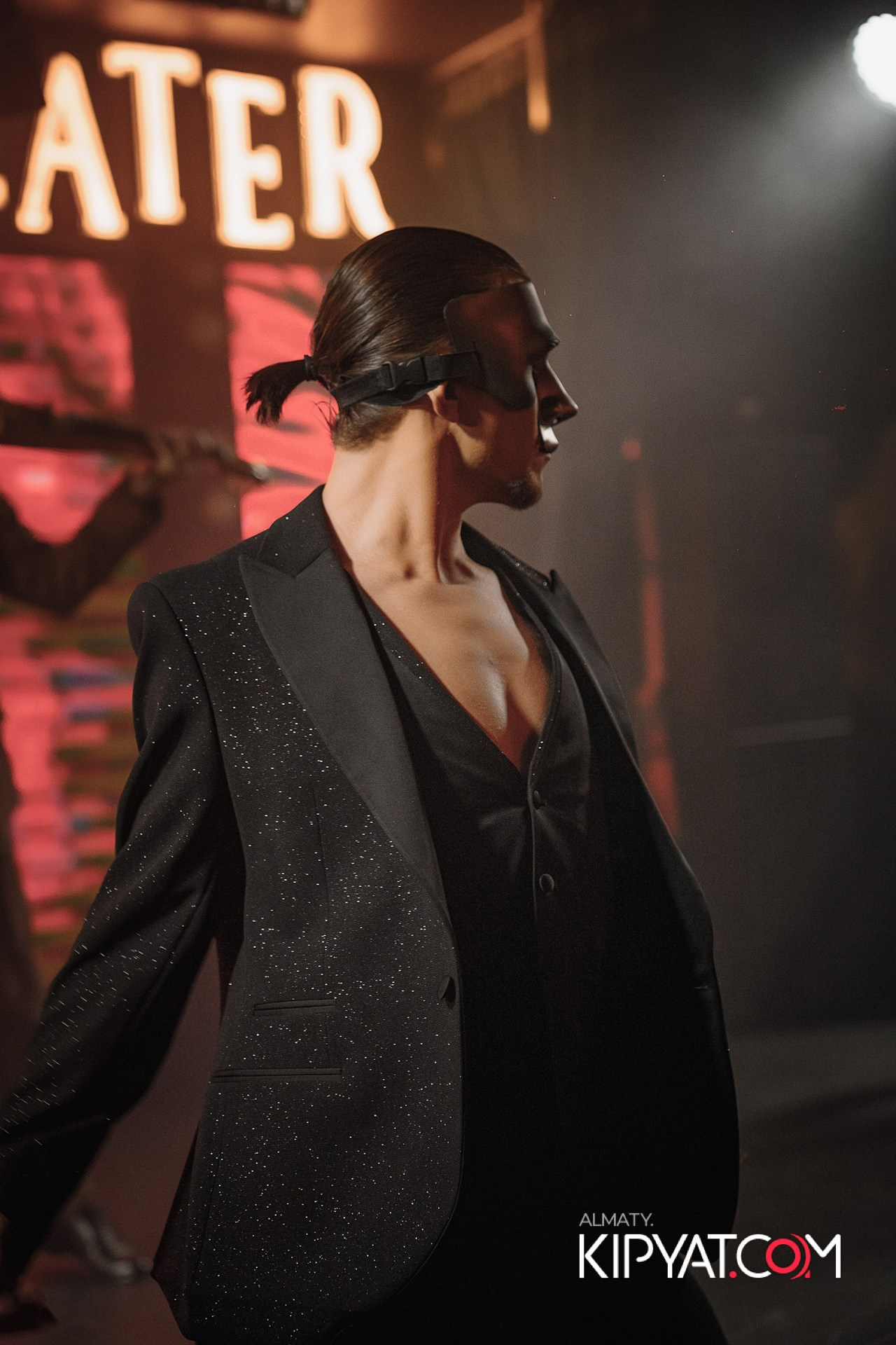 THE THEATER. КИПЯТКОМ АЛМАТЫ!