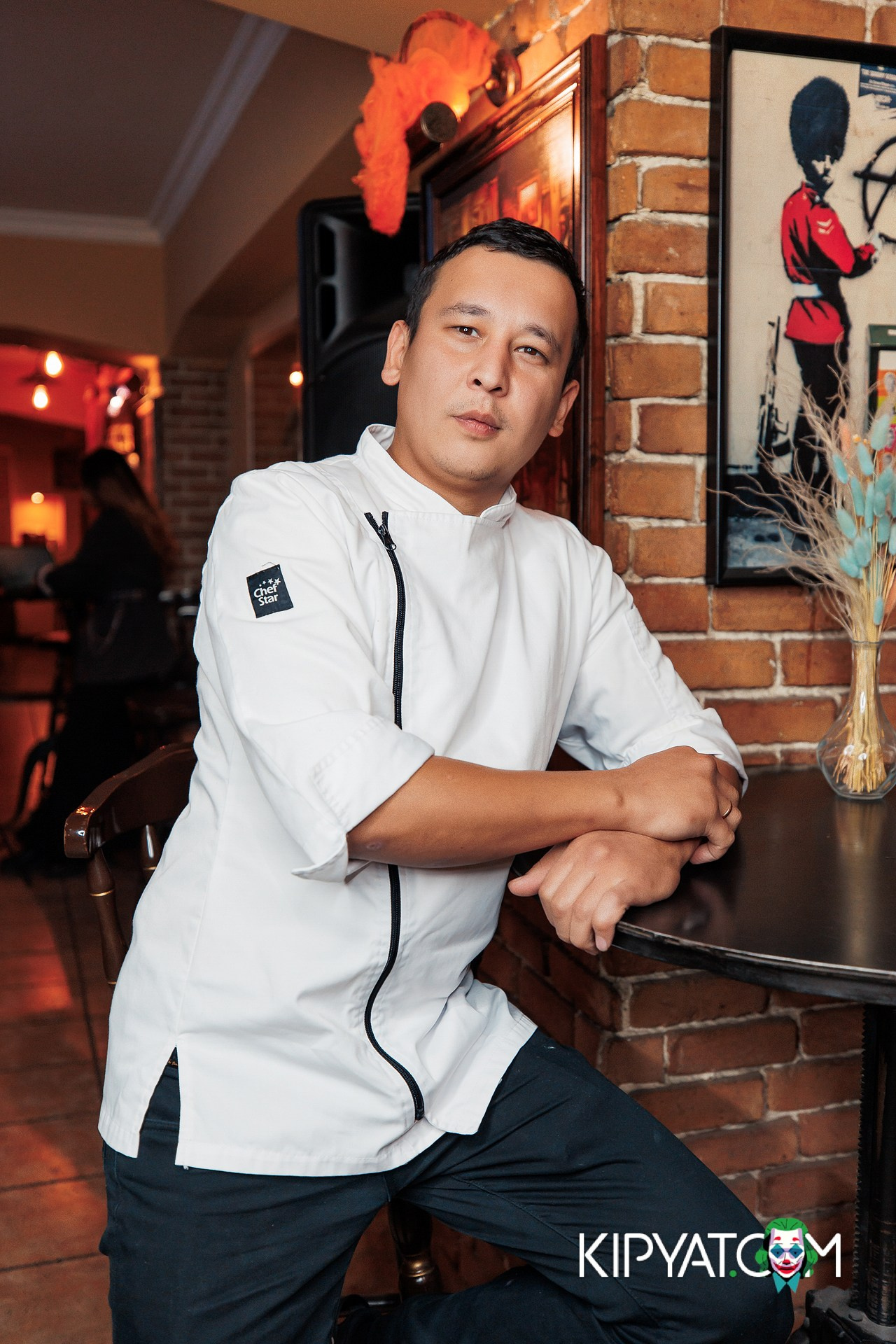 DICKENS RESTAURANT & BAR. КИПЯТКОМ АЛМАТЫ!