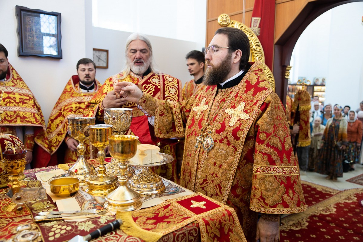 Архиерейское Богослужение в Неделю 4-ю по Пятидесятнице. Саратовское Северо-Западное благочиние