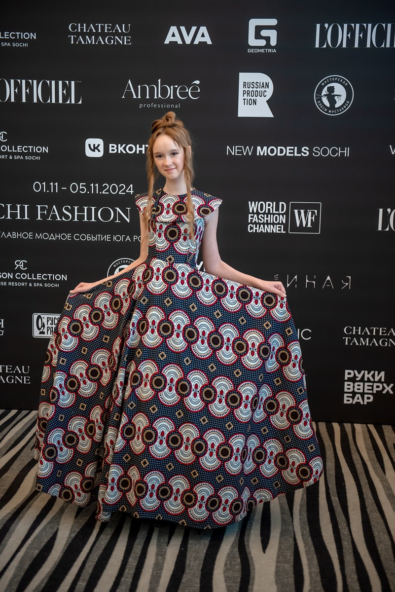 SochiFashionWeek2024 дизайнер Юлия Крылова. Семейный и коммерческий фотограф в Сочи Александр Бодунов