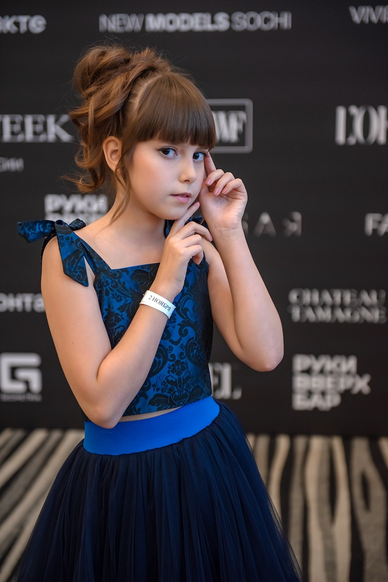 SochiFashionWeek2024 дизайнер Юлия Крылова. Семейный и коммерческий фотограф в Сочи Александр Бодунов