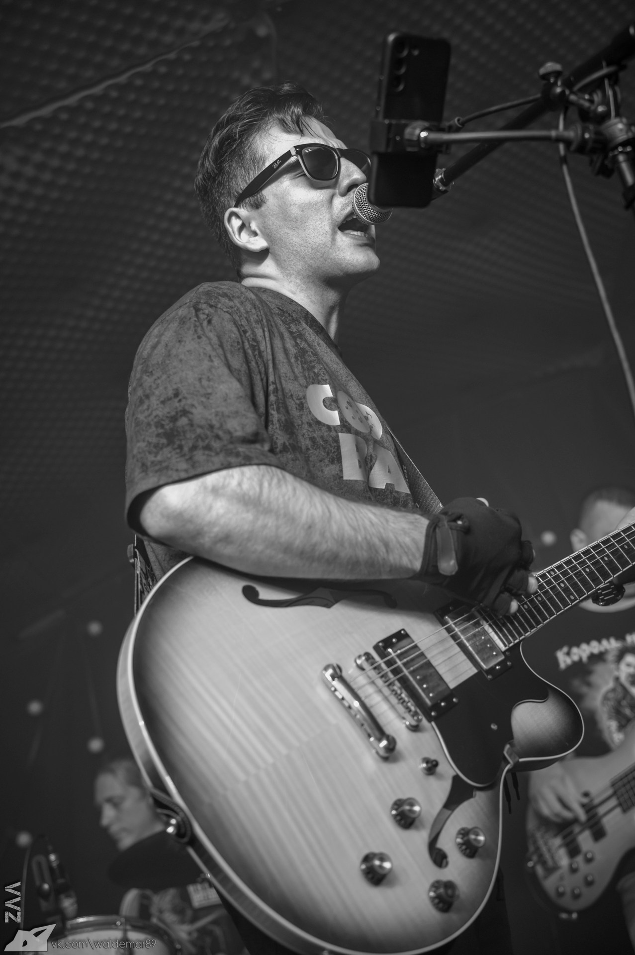 День рождения вокалиста группы Cookie's Band в баре «Дело Не В Тебе». Фотограф в Красноярске Владимир З