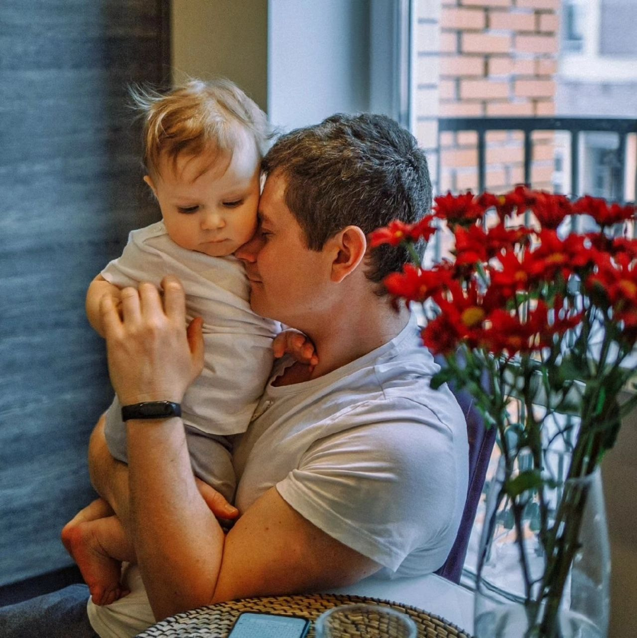 Наш папа не любит фотографироваться