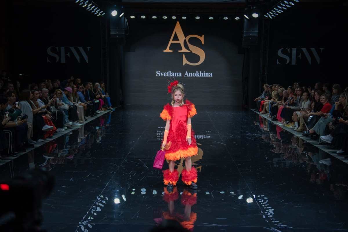 SochiFashionWeek2024 дизайнер Анохина Светлана. Семейный и коммерческий фотограф в Сочи Александр Бодунов