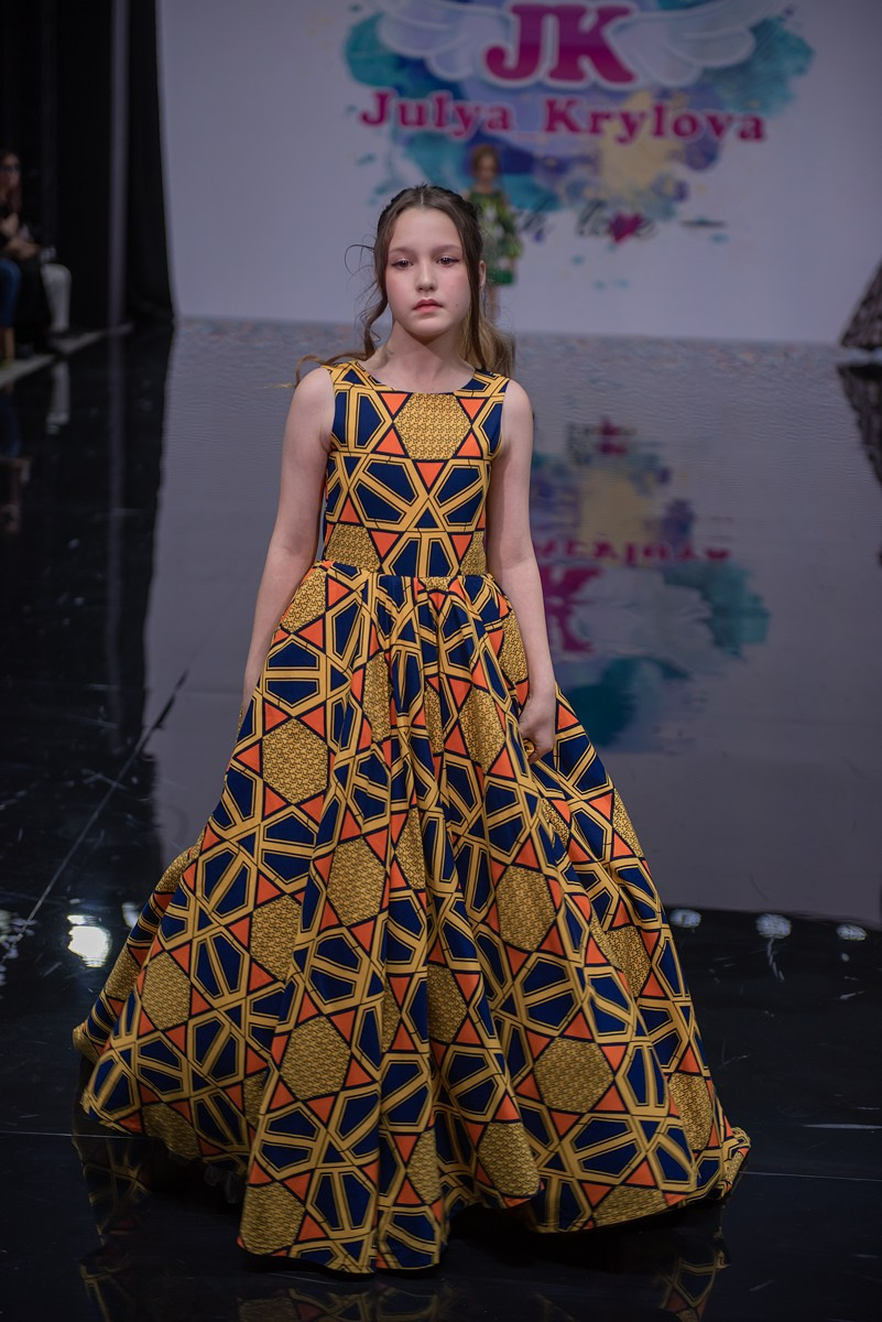 SochiFashionWeek2024 дизайнер Юлия Крылова. Семейный и коммерческий фотограф в Сочи Александр Бодунов