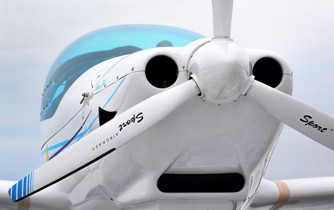 Фотографии видов из кабины самолёта, авиационной техники и лётчиков. Устремляясь ввысь… (фото от автора с ником Tom Fincher)