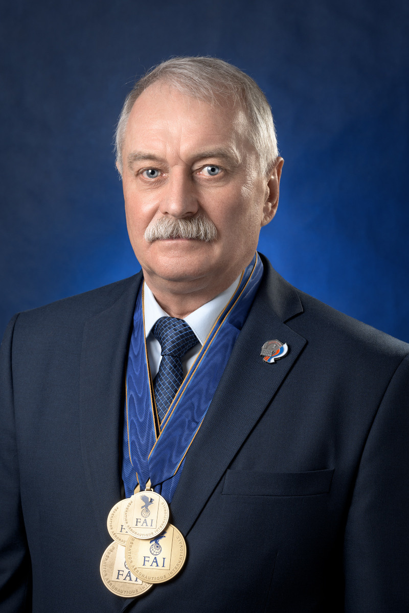 Одиночные портреты. Устремляясь ввысь… (фото от автора с ником Tom Fincher)