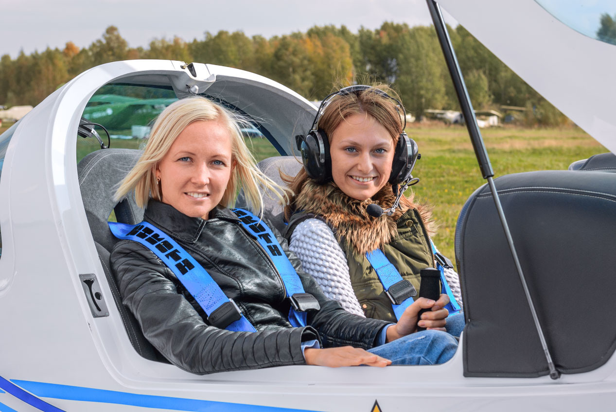 Фотографии видов из кабины самолёта, авиационной техники и лётчиков. Устремляясь ввысь… (фото от автора с ником Tom Fincher)