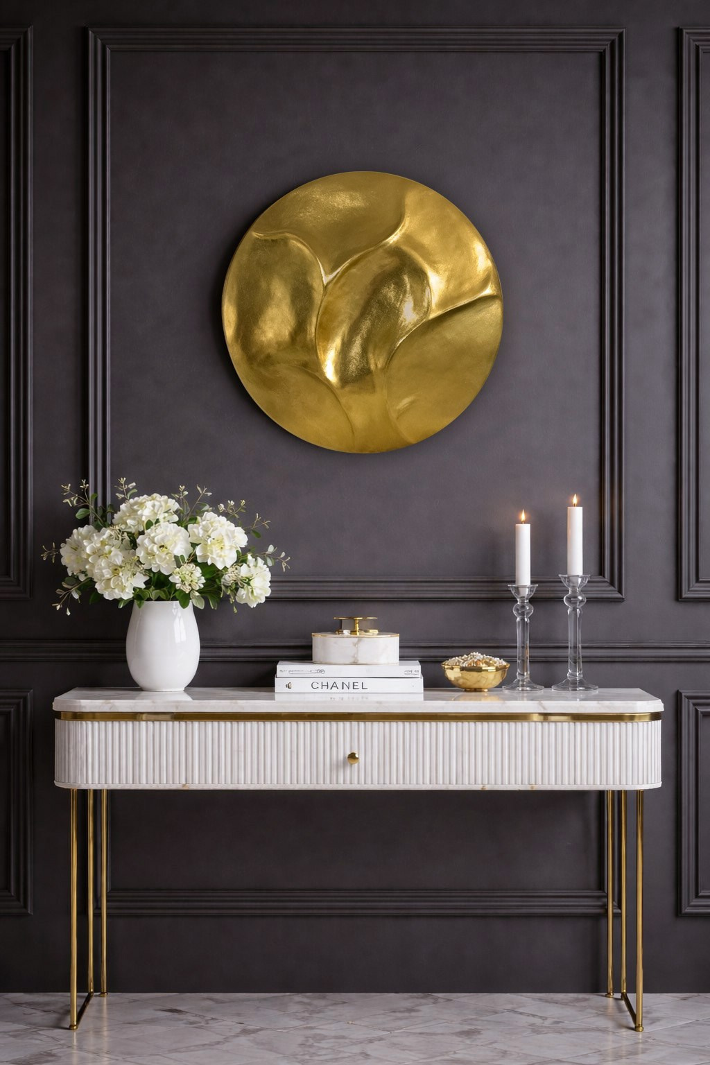 золотой барельеф