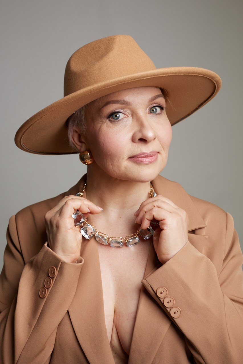 SHALOSTI. Фотомодель