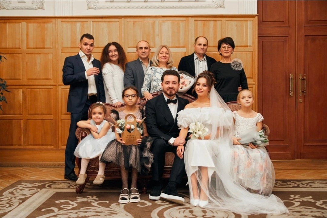 ЛЮБОВЬ СПАСЁТ МИР ♥️