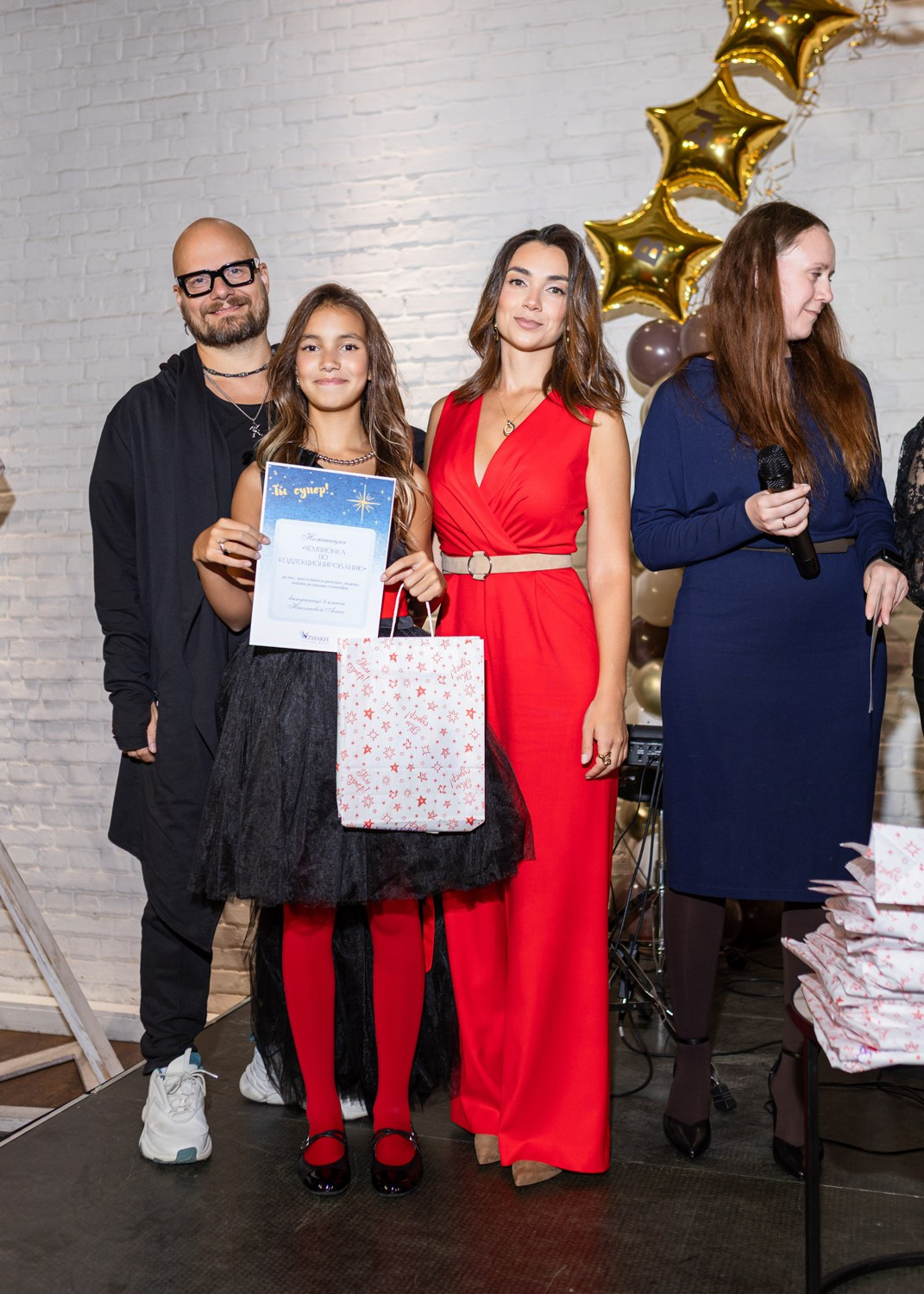 Яркая фотосессия для выпускного 4 класса в ресторане Весенний лофт. Семейный и детский фотограф в СПБ, Пушкин, Колпино, Славянка, Тосно