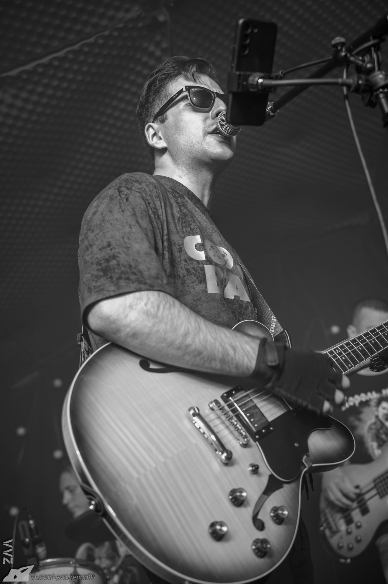 День рождения вокалиста группы Cookie's Band в баре «Дело Не В Тебе». Фотограф в Красноярске Владимир З