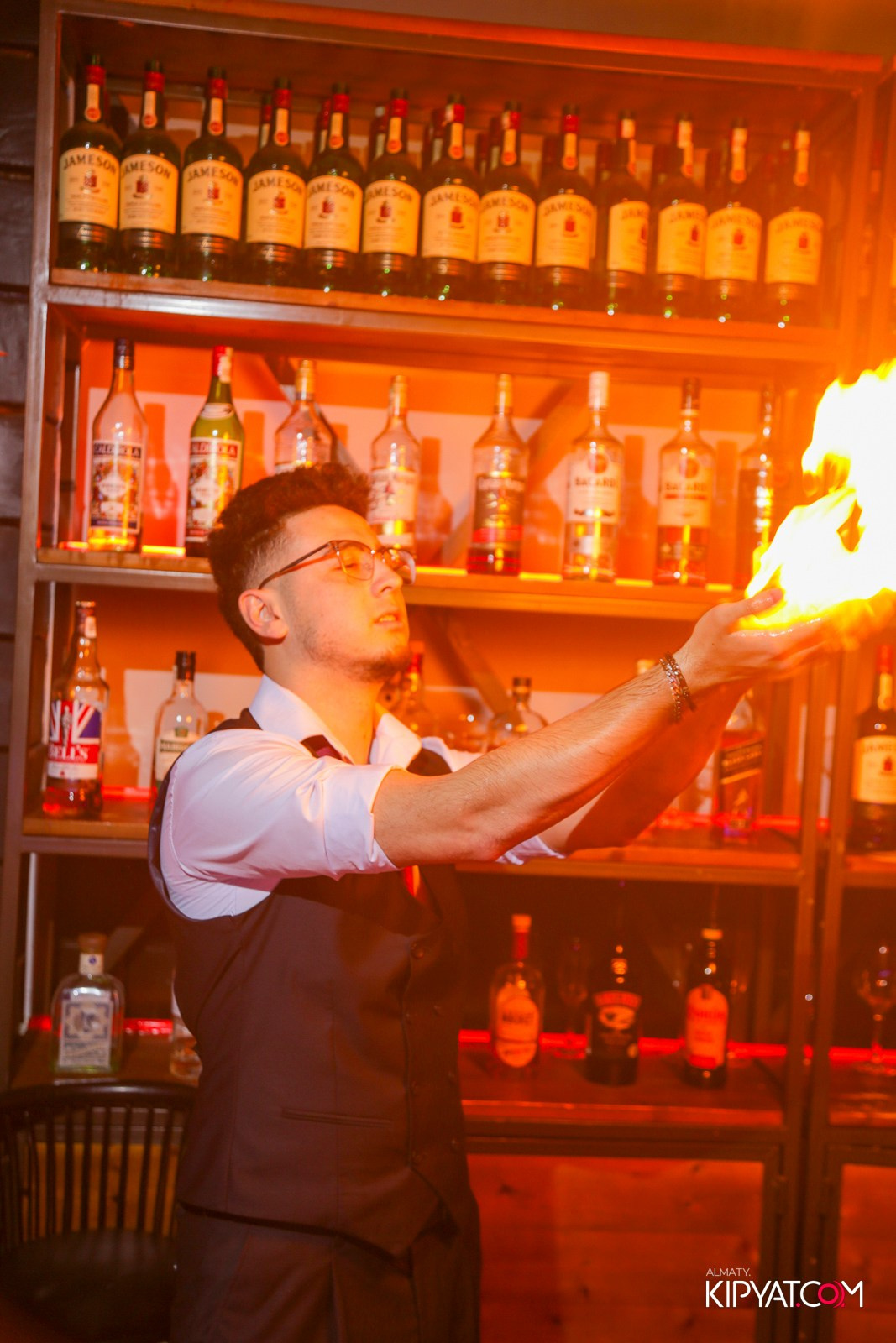 ARAGOSTA ДИСКО-БАР. КИПЯТКОМ АЛМАТЫ! Фотосъемка мероприятий в Алматы