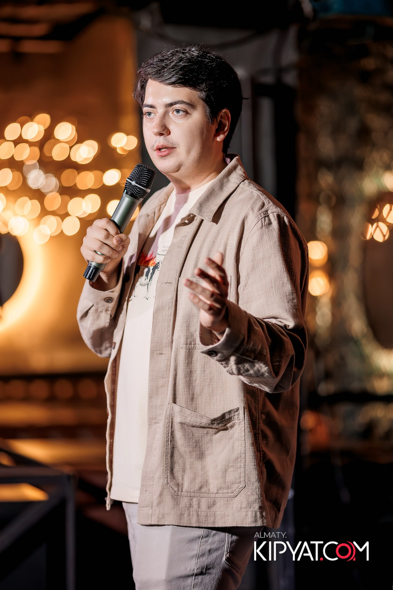 СОЛЬНЫЙ СТЕНДАП КОНЦЕРТ АЛЕКСАНДРА МЕРКУЛЬ. КИПЯТКОМ АЛМАТЫ!