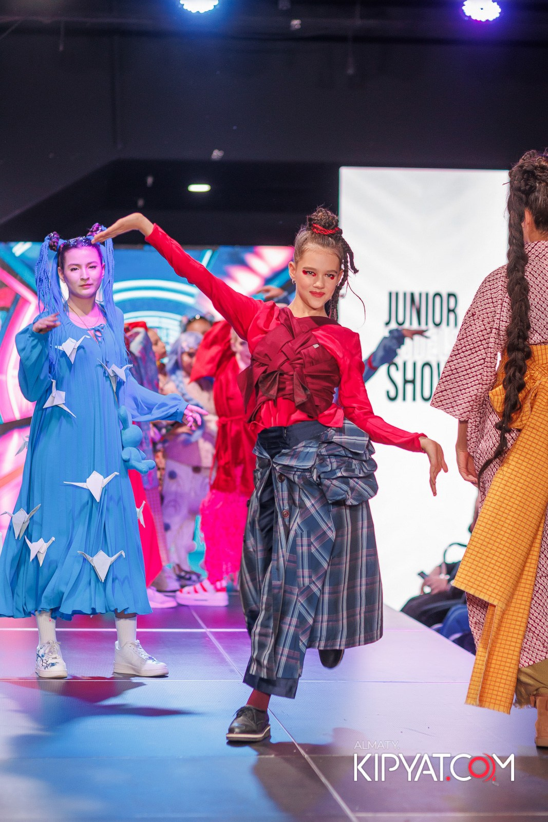 JUNIOR MODELS SHOW В РАМКАХ БЛАГОТВОРИТЕЛЬНОГО ПРОЕКТА МОДА ЗА СЧАСТЬЕ ДЕТЕЙ. КИПЯТКОМ АЛМАТЫ!