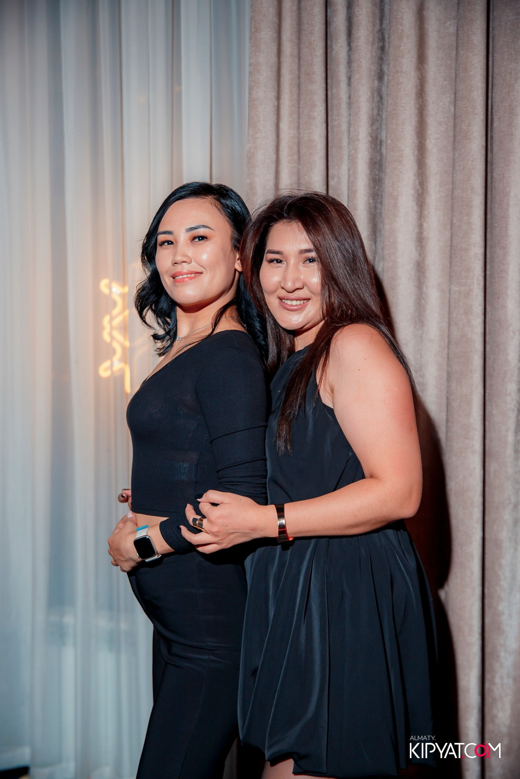 БАР ПАНАЕХАЛИ НА ДОСТЫК. КИПЯТКОМ АЛМАТЫ! Фотосъемка мероприятий в Алматы