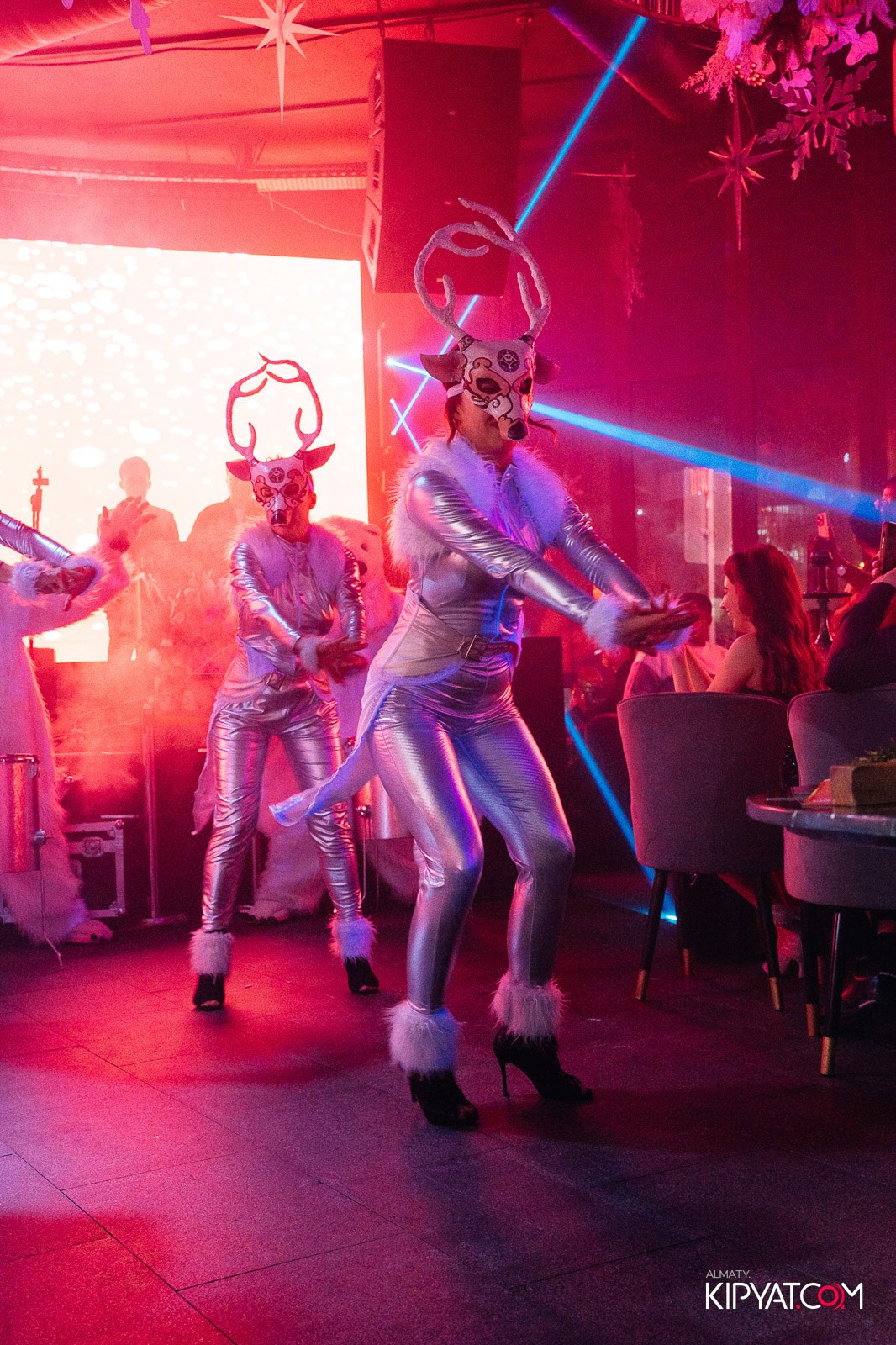 FRIENDS BAR & TERRACE. КИПЯТКОМ АЛМАТЫ!