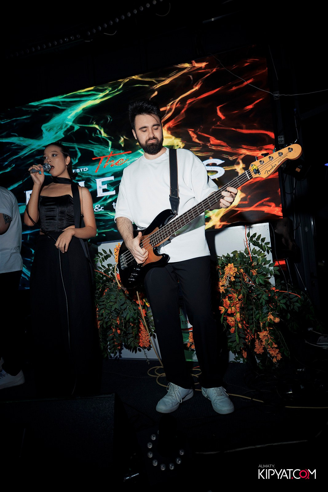 FRIENDS BAR & TERRACE. КИПЯТКОМ АЛМАТЫ!