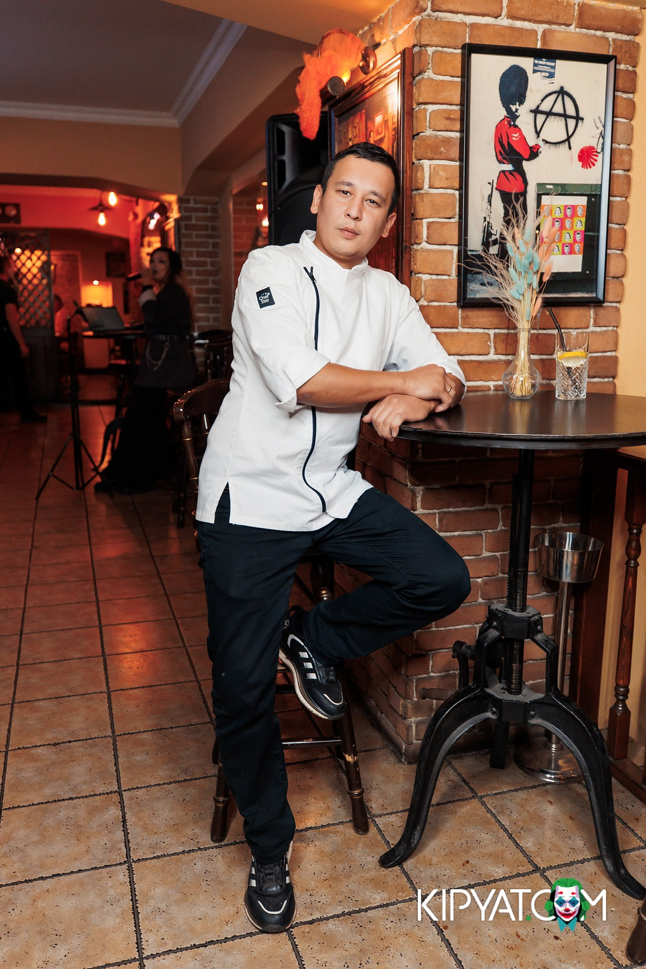 DICKENS RESTAURANT & BAR. КИПЯТКОМ АЛМАТЫ!