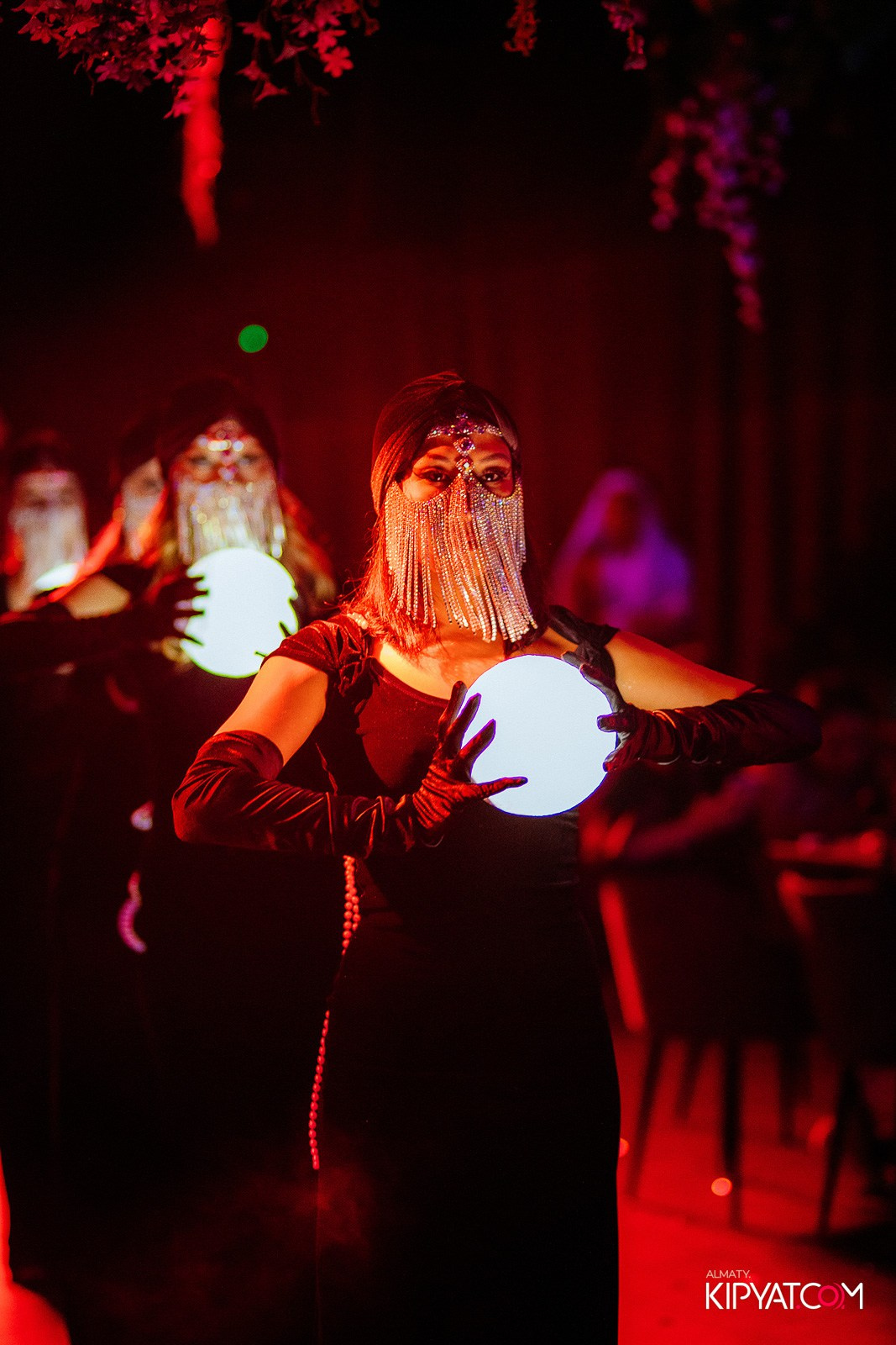 FRIENDS BAR & TERRACE. КИПЯТКОМ АЛМАТЫ!