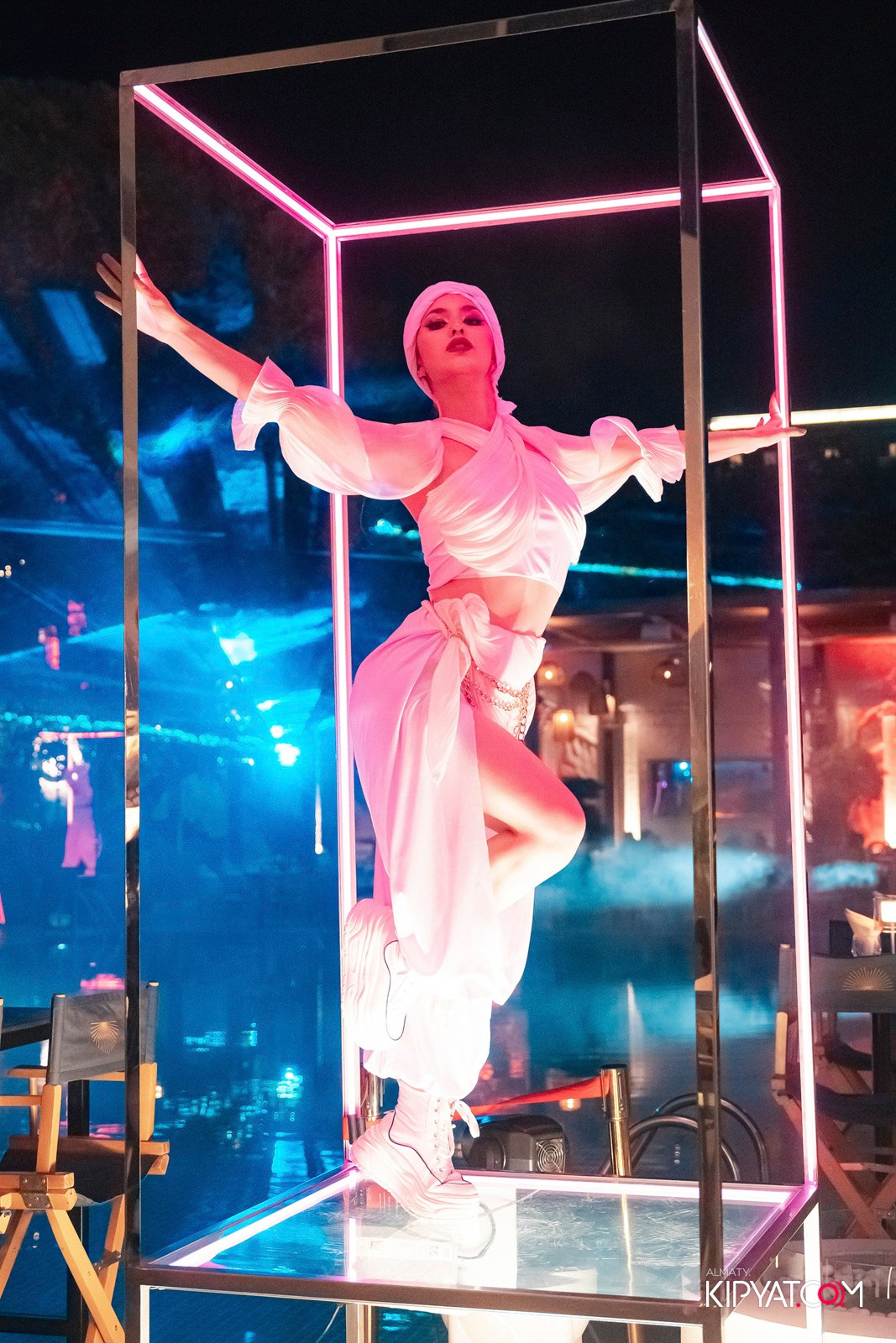 EDEN POOL & BAR. КИПЯТКОМ АЛМАТЫ!