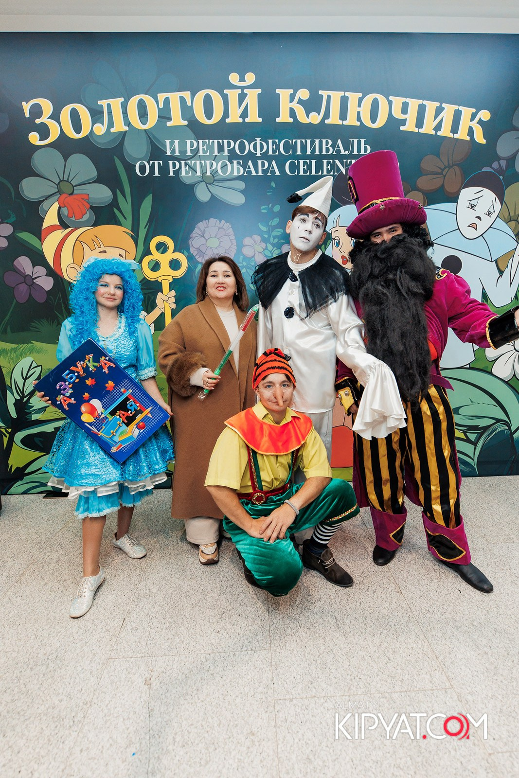 ЗОЛОТОЙ КЛЮЧИК И РЕТРОФЕСТИВАЛЬ ОТ РЕСТОБАРА CELENTANO. КИПЯТКОМ АЛМАТЫ!
