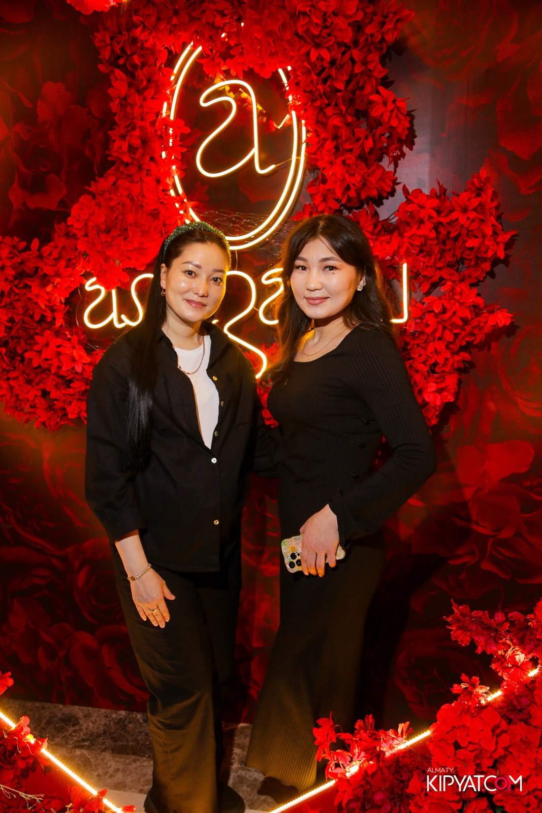 РЕСТОРАН ALAZANI НА КАБАНБАЙ БАТЫРА. КИПЯТКОМ АЛМАТЫ!