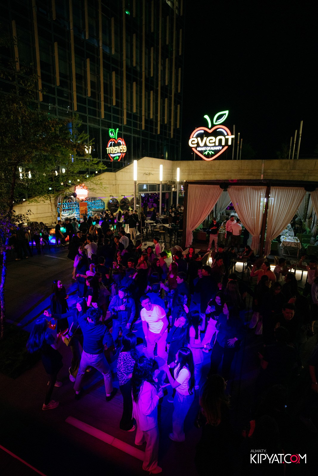 EVENT BAR. КИПЯТКОМ АЛМАТЫ!