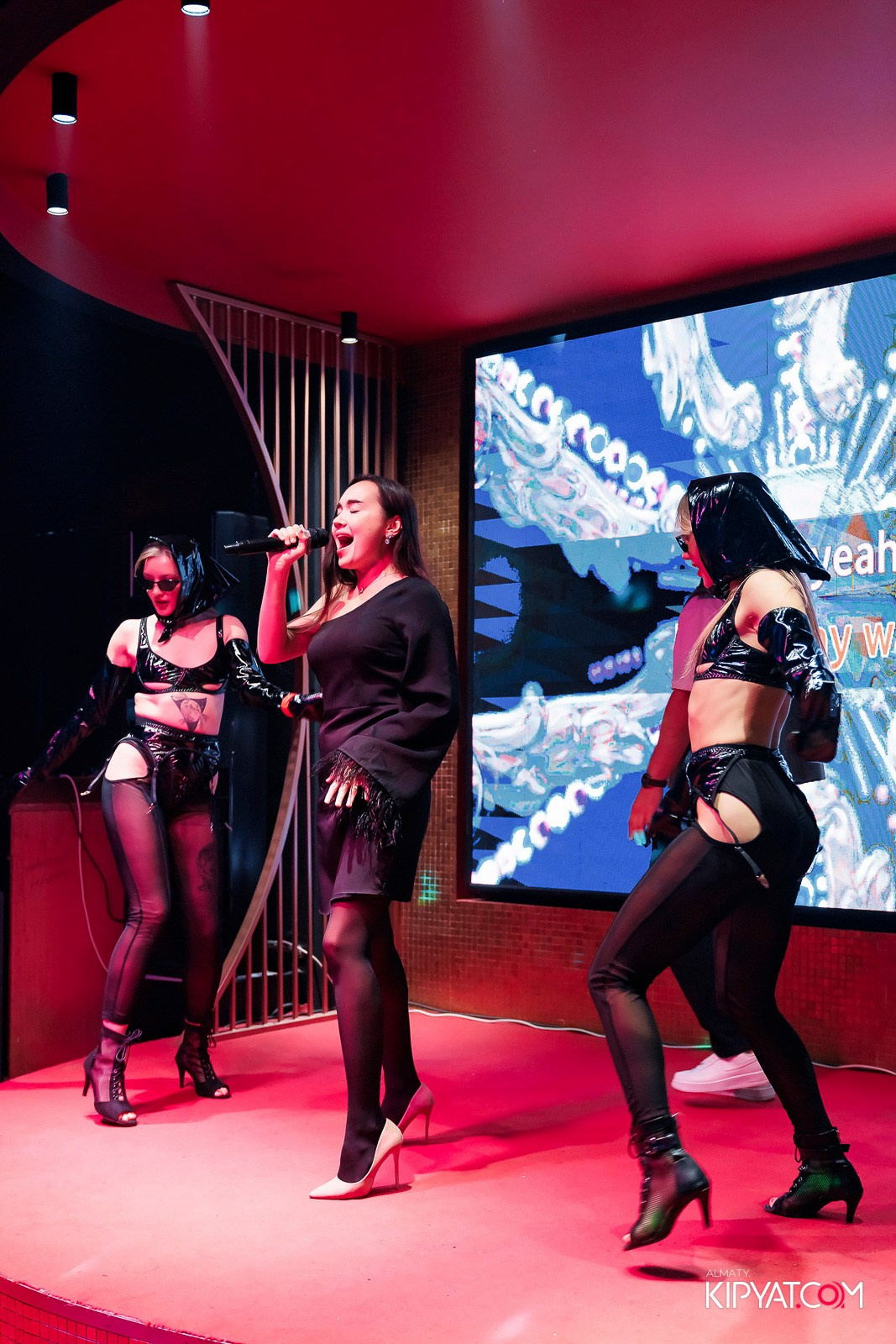 ЗАЯ, НА БИС. КИПЯТКОМ АЛМАТЫ!