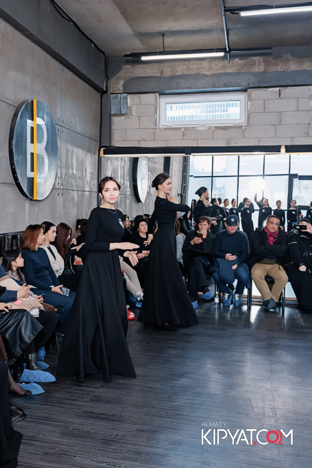 BLOCKBUSTER ТАНЦЕВАЛЬНАЯ АКАДЕМИЯ. КИПЯТКОМ АЛМАТЫ!