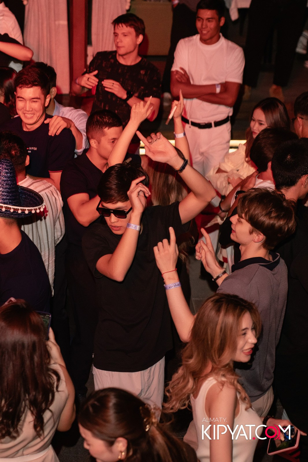 EVENT BAR. КИПЯТКОМ АЛМАТЫ!