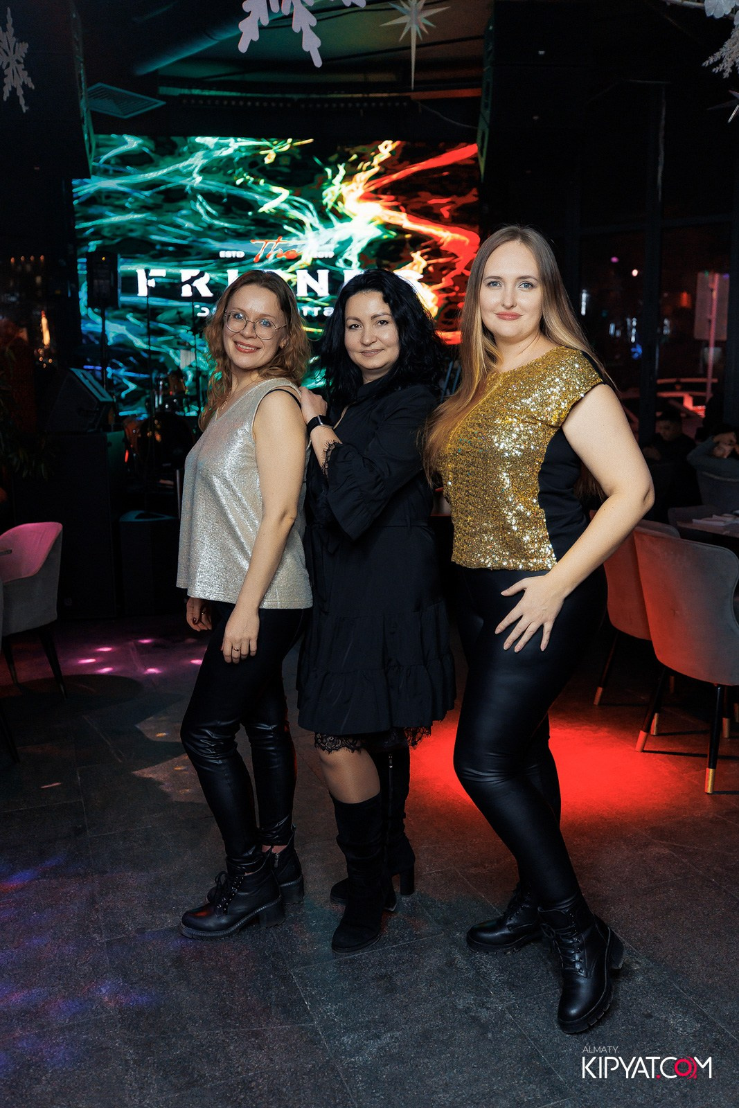 FRIENDS BAR & TERRACE. КИПЯТКОМ АЛМАТЫ!