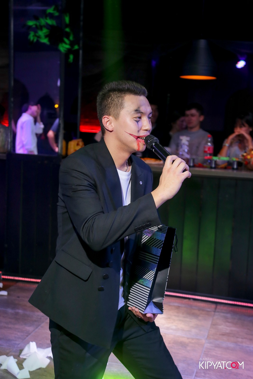 ARAGOSTA ДИСКО-БАР. КИПЯТКОМ АЛМАТЫ!