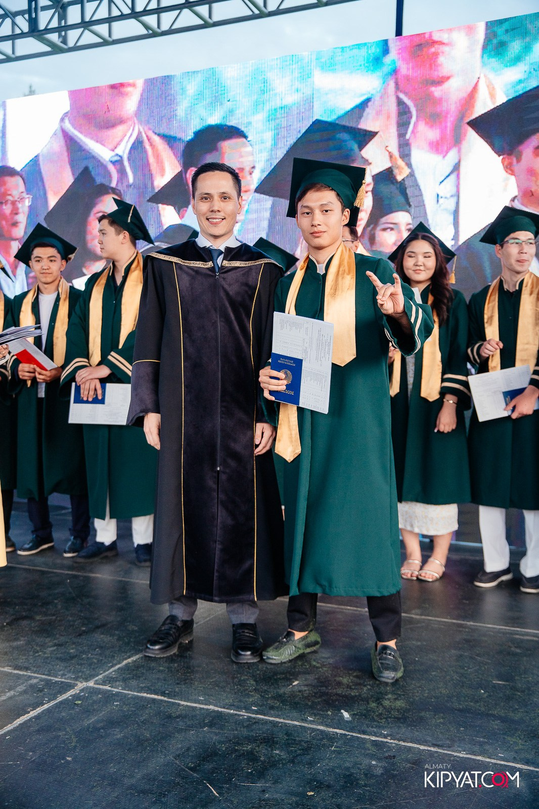 ВРУЧЕНИЕ ДИПЛОМОВ — НАРХОЗ КОЛЛЕДЖ. Part 4. КИПЯТКОМ АЛМАТЫ!