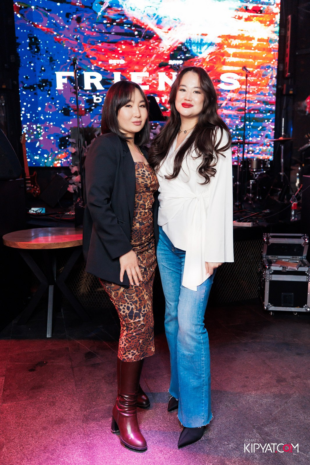 FRIENDS BAR & TERRACE. КИПЯТКОМ АЛМАТЫ!