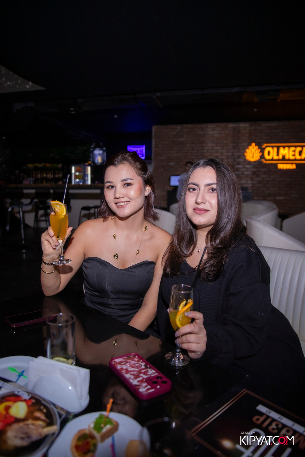 HIT RETRO CLUB. КИПЯТКОМ АЛМАТЫ! Фотосъемка мероприятий в Алматы