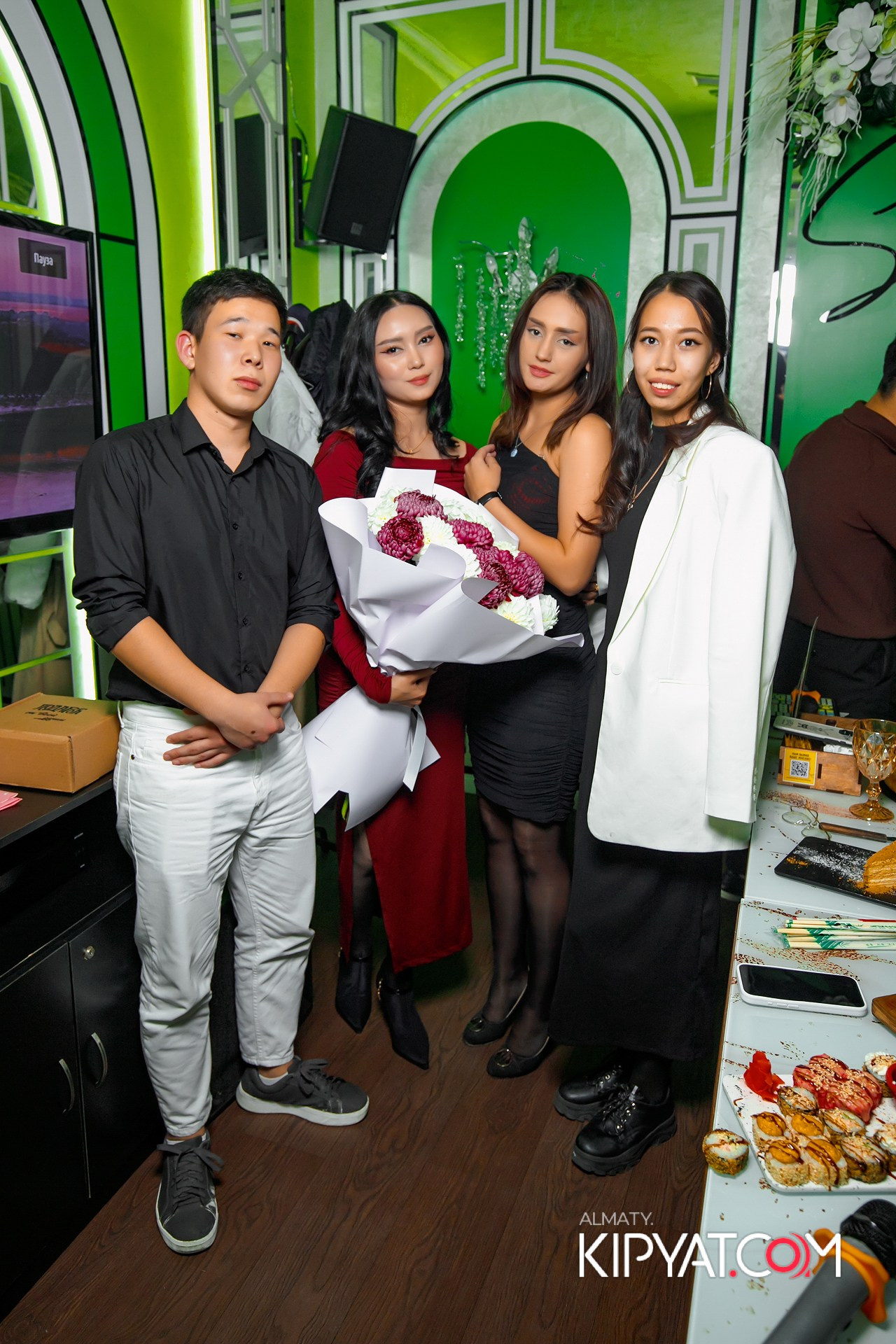 УХО И МЕДВЕДЬ НА ГАГАРИНА. КИПЯТКОМ АЛМАТЫ!