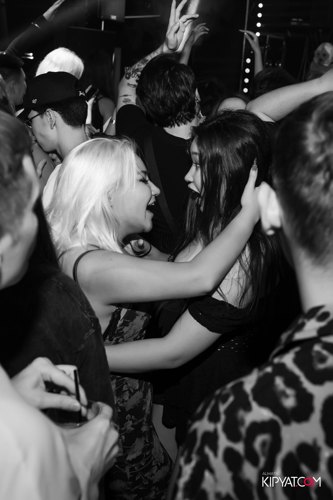 НОЧНОЙ КЛУБ ICON. КИПЯТКОМ АЛМАТЫ!
