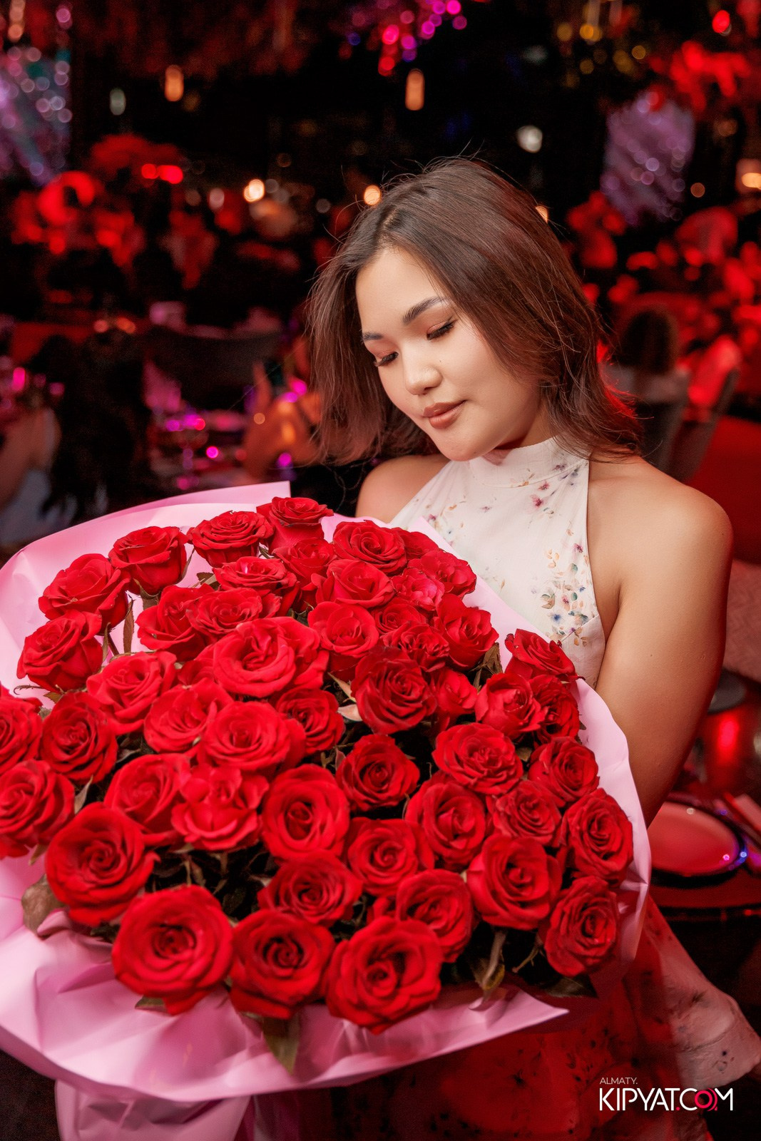 FRIENDS BAR & TERRACE. КИПЯТКОМ АЛМАТЫ!