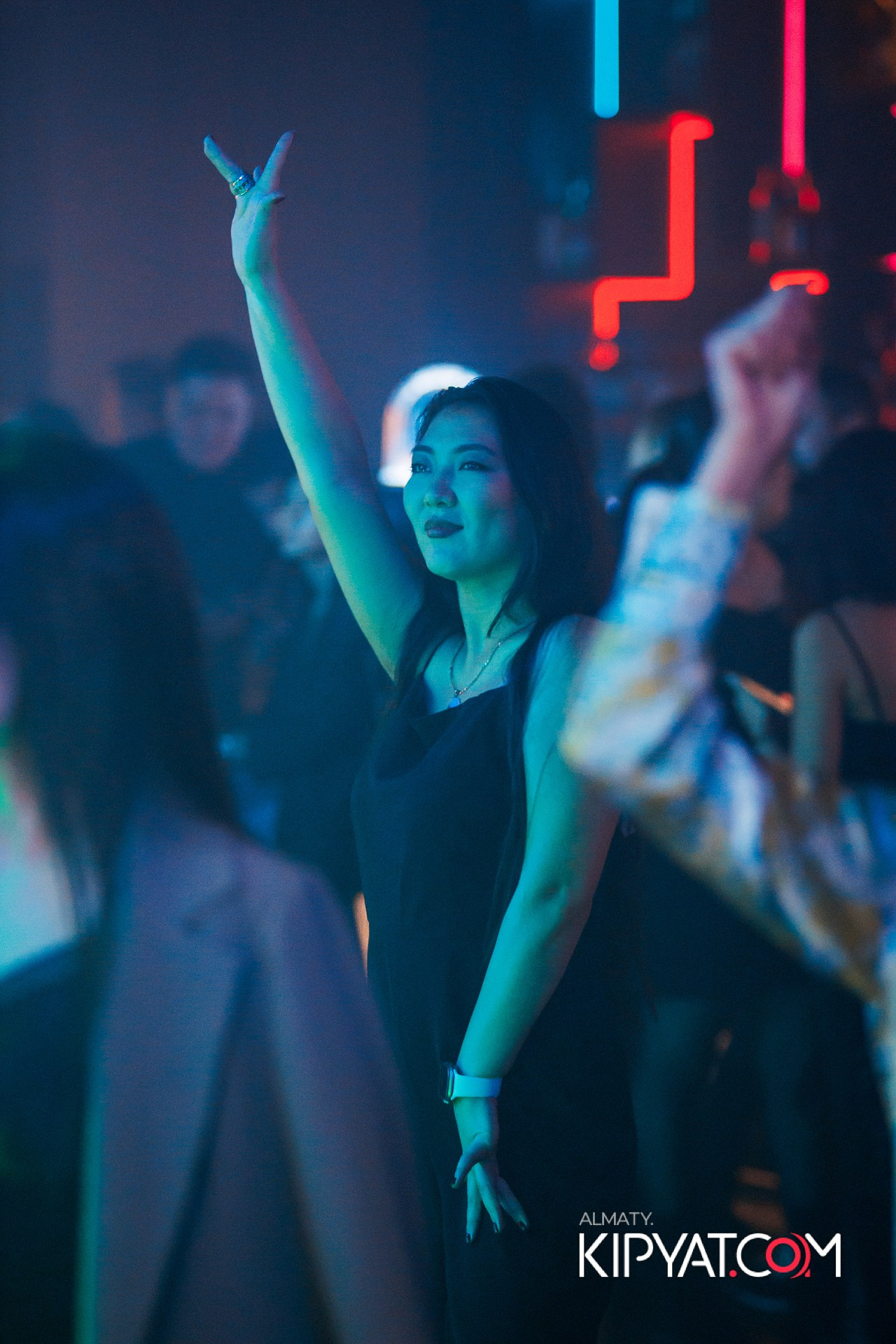 КОНЦЕРТ ГРУППЫ HIFI SANTA BARBARA. КИПЯТКОМ АЛМАТЫ!