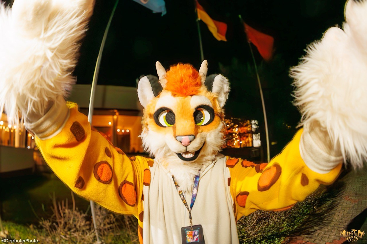 United Furry Convention 2026. Различные мероприятия и просто фотографии людей