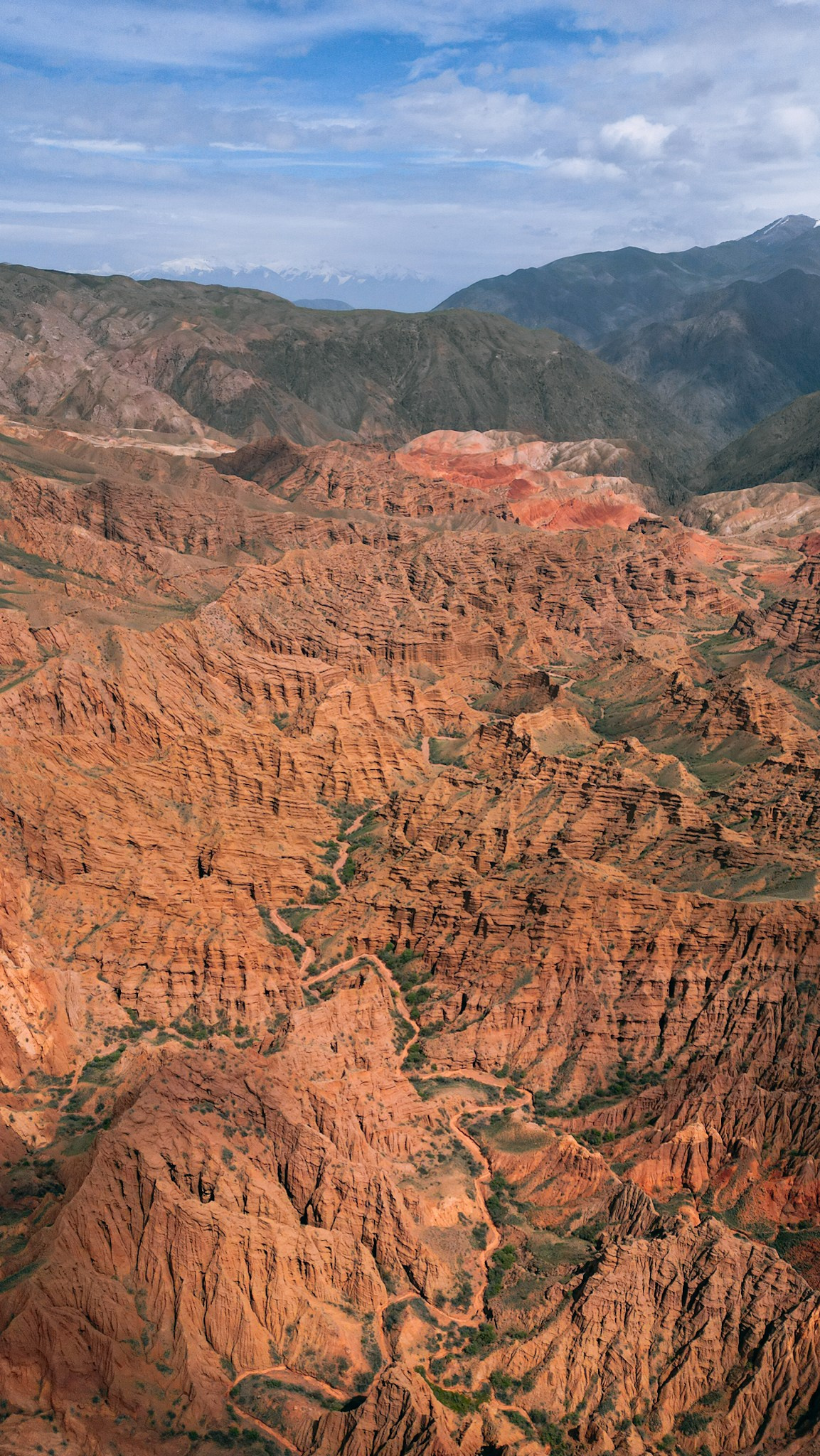 Кыргызстан. Человек с фотокамерой