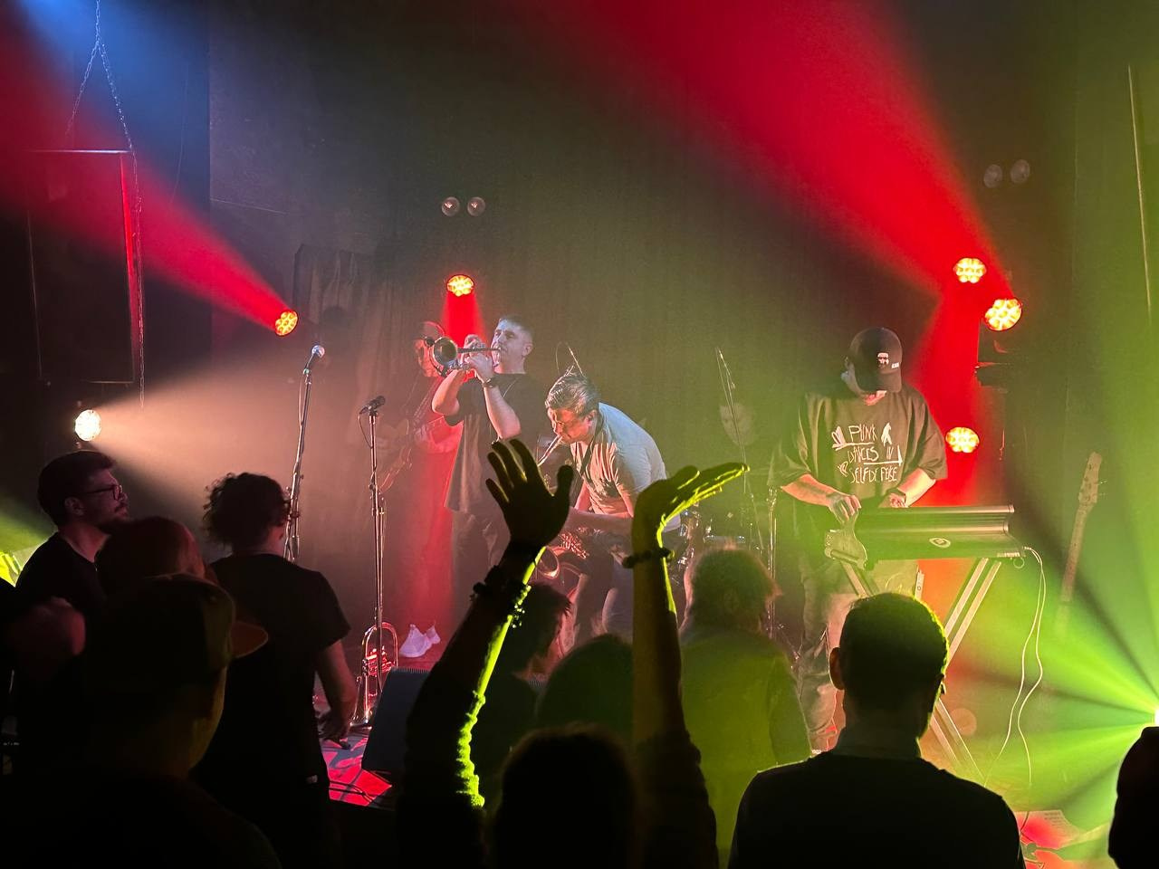 Juniper Masts Санкт-Петербург. Художник по свету Егор Сапожников