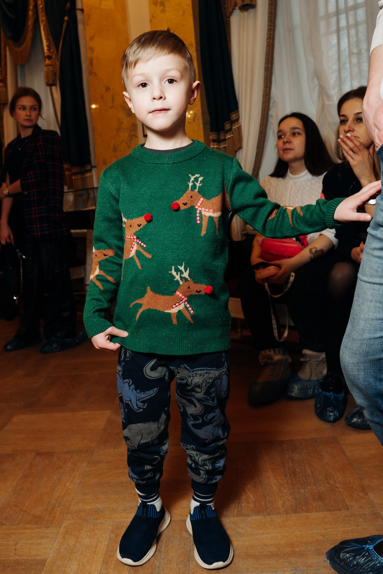 Дети | Новогодняя елка. Репортажный фотограф Санкт-Петербург