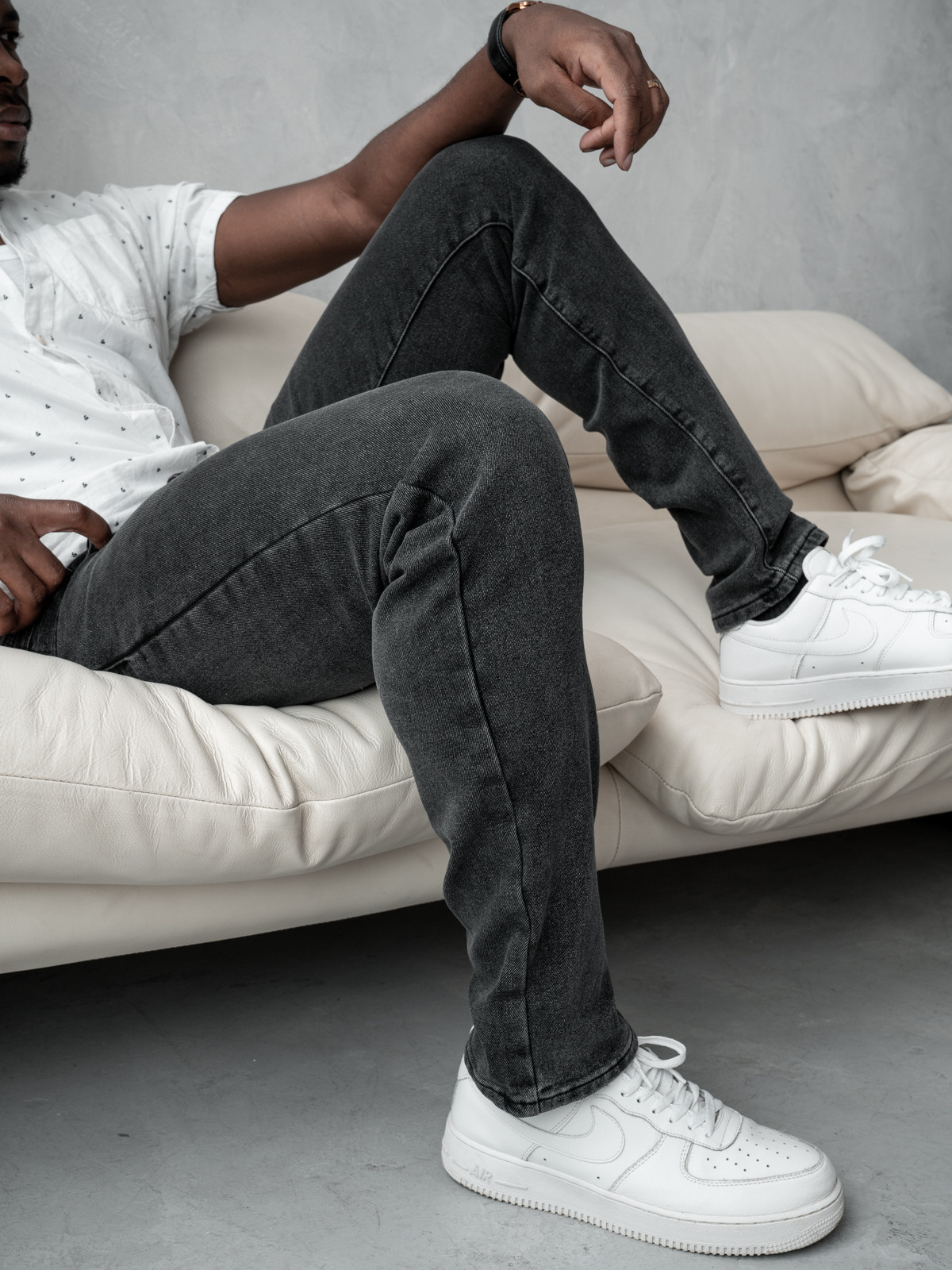 Джинсы. KED Production — продакшн из СПб. Создаём фото, видео и контент, который помогает брендам и селлерам продавать больше