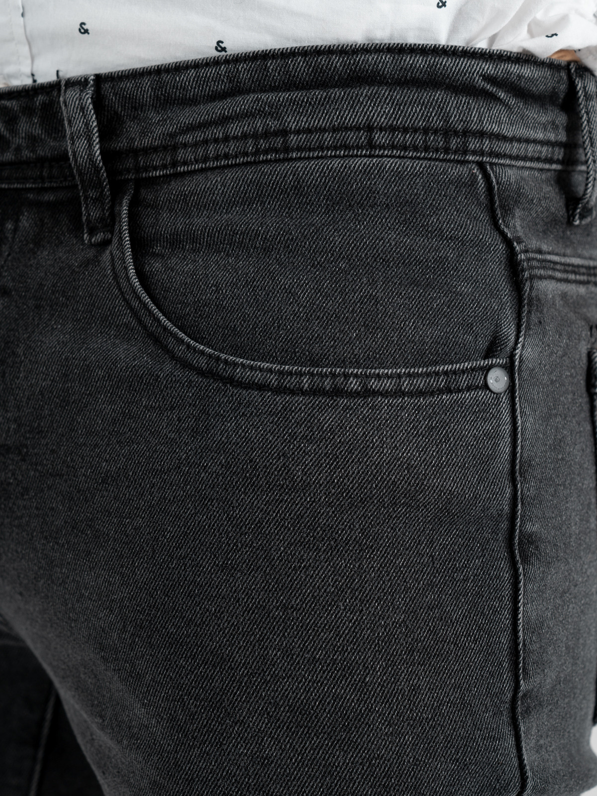 Джинсы. KED Production — продакшн из СПб. Создаём фото, видео и контент, который помогает брендам и селлерам продавать больше