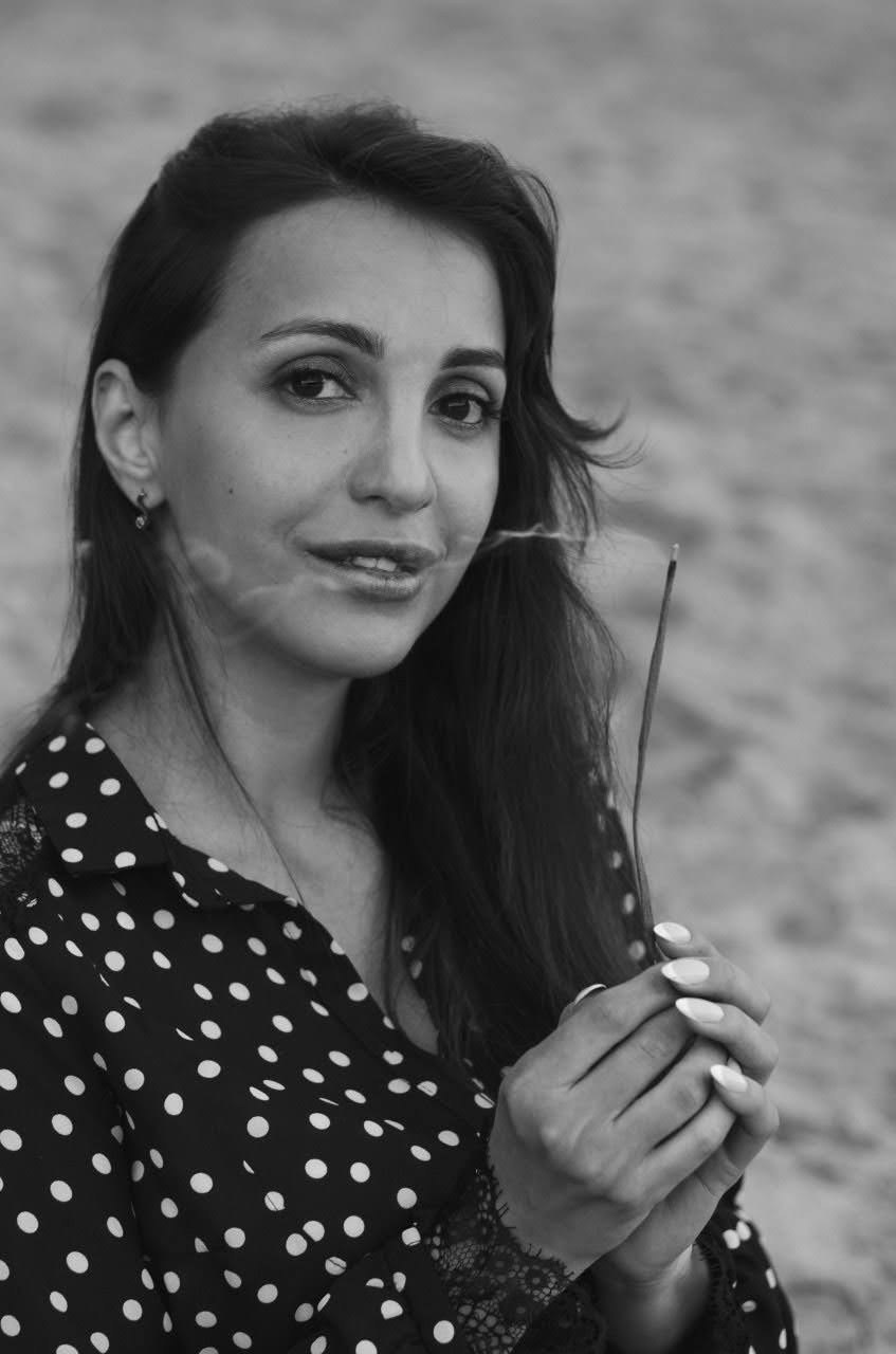 Tamara photoshoot by the water. Family, portrait, content photo in Costa Rica Evgeniya Besprozvannykh