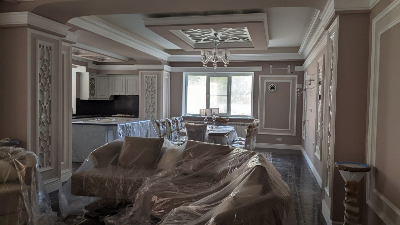 Дизайн интерьера кухни-гостиной в частном жилом доме, пер. Местный